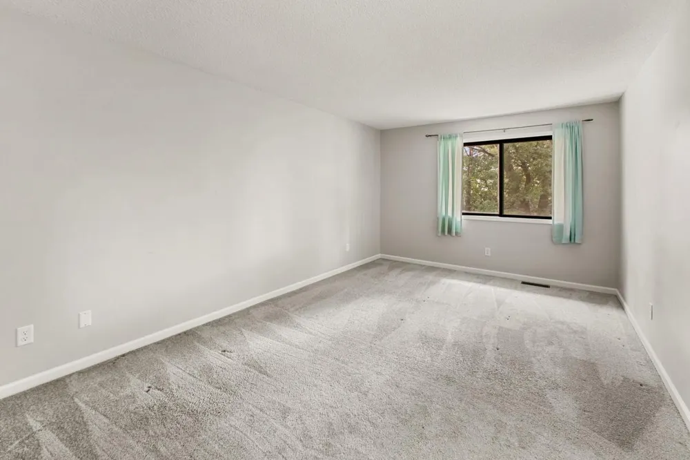 5942 Fernwood Street Shoreview, MN 55126