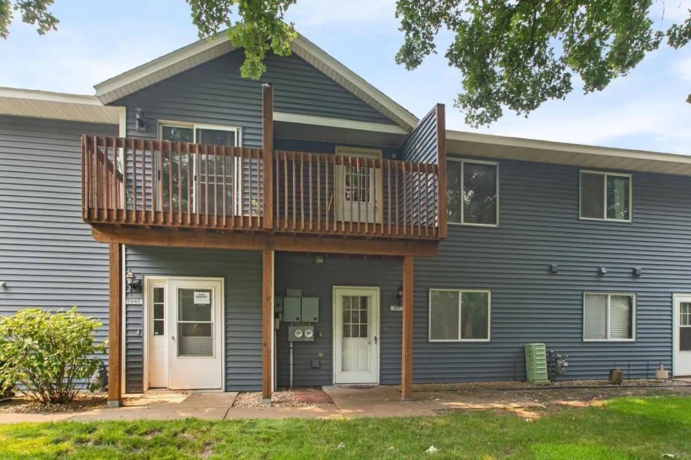 5942 Fernwood Street Shoreview, MN 55126