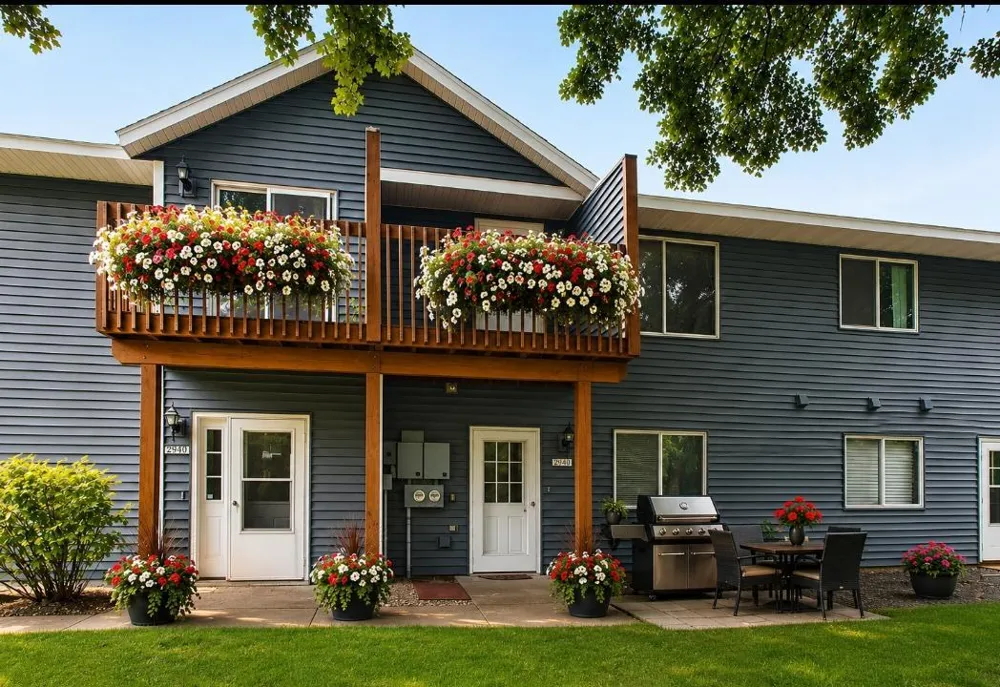 5942 Fernwood Street Shoreview, MN 55126