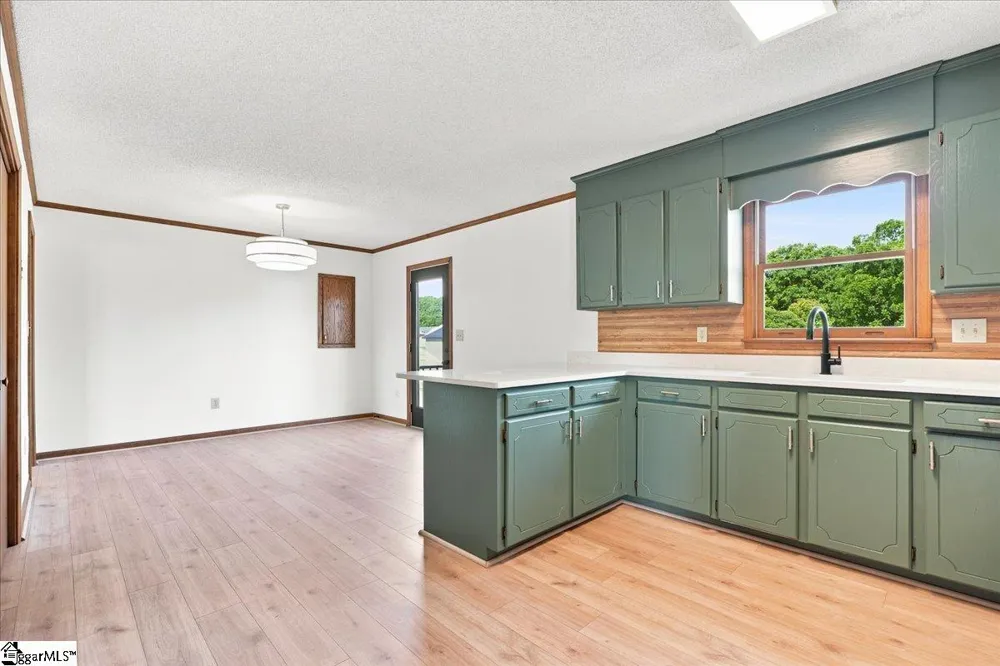 803 Quillen Avenue Fountain Inn, SC 29644