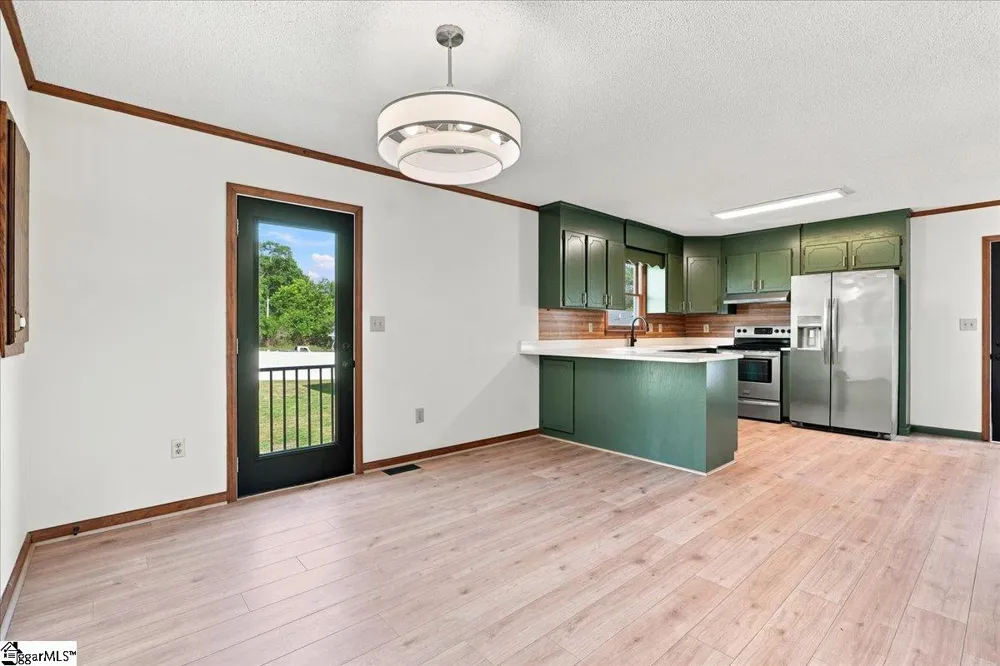 803 Quillen Avenue Fountain Inn, SC 29644