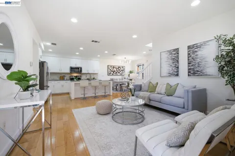 1633 Lee Way