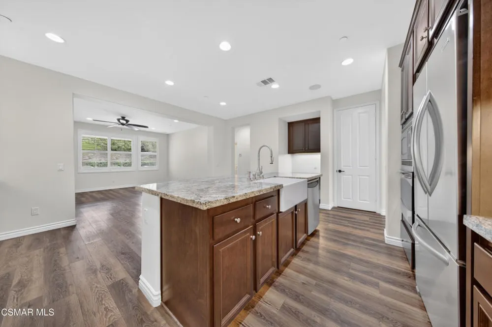 13907 Bear Fence Court Moorpark, CA 93021