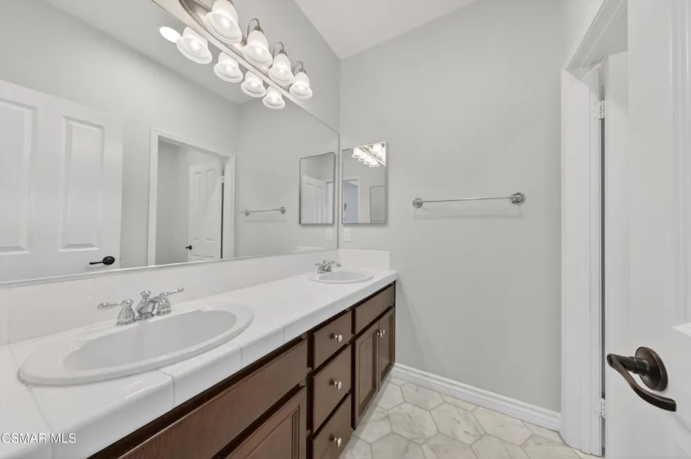 13907 Bear Fence Court Moorpark, CA 93021