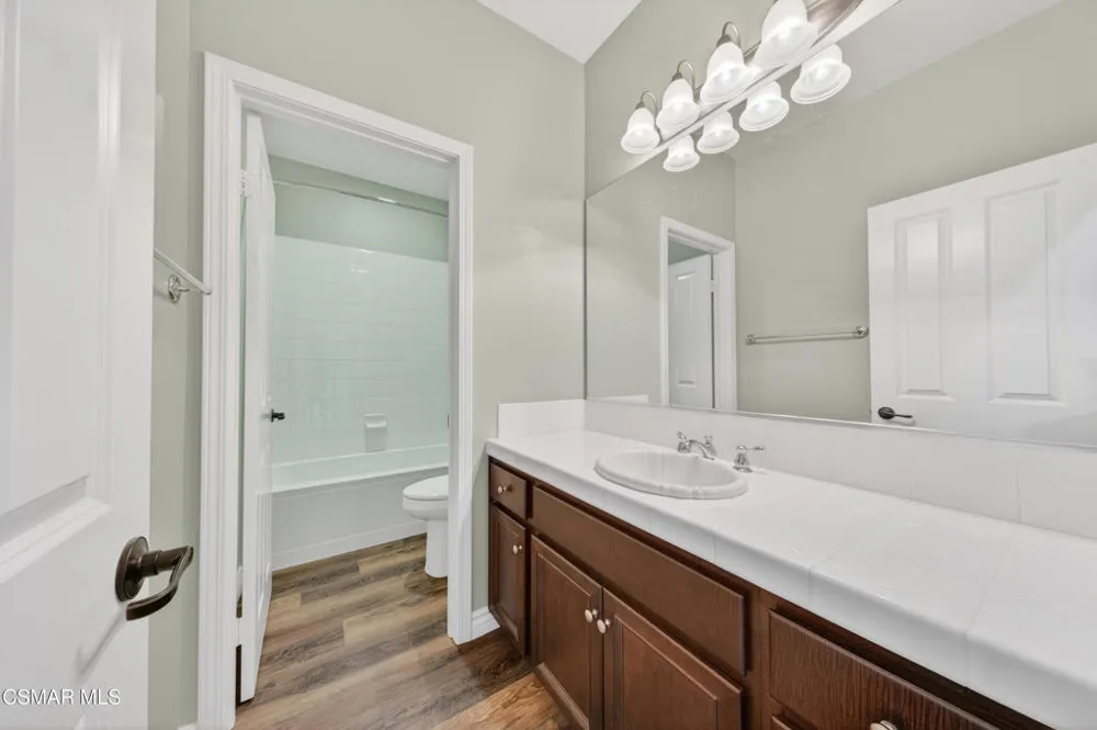 13907 Bear Fence Court Moorpark, CA 93021
