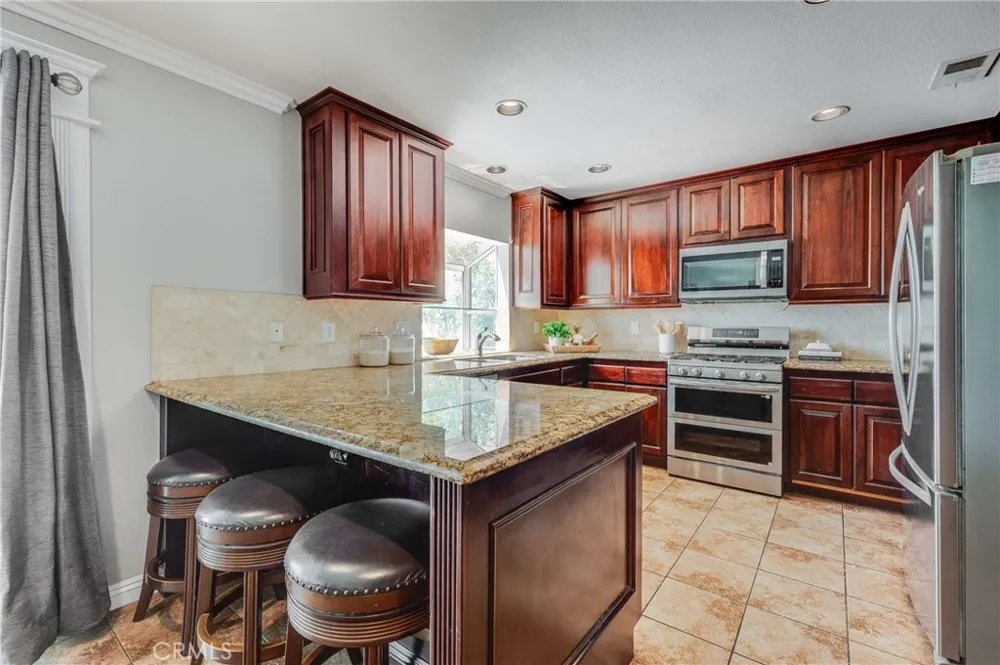 1121 Country Place Redlands, CA 92374