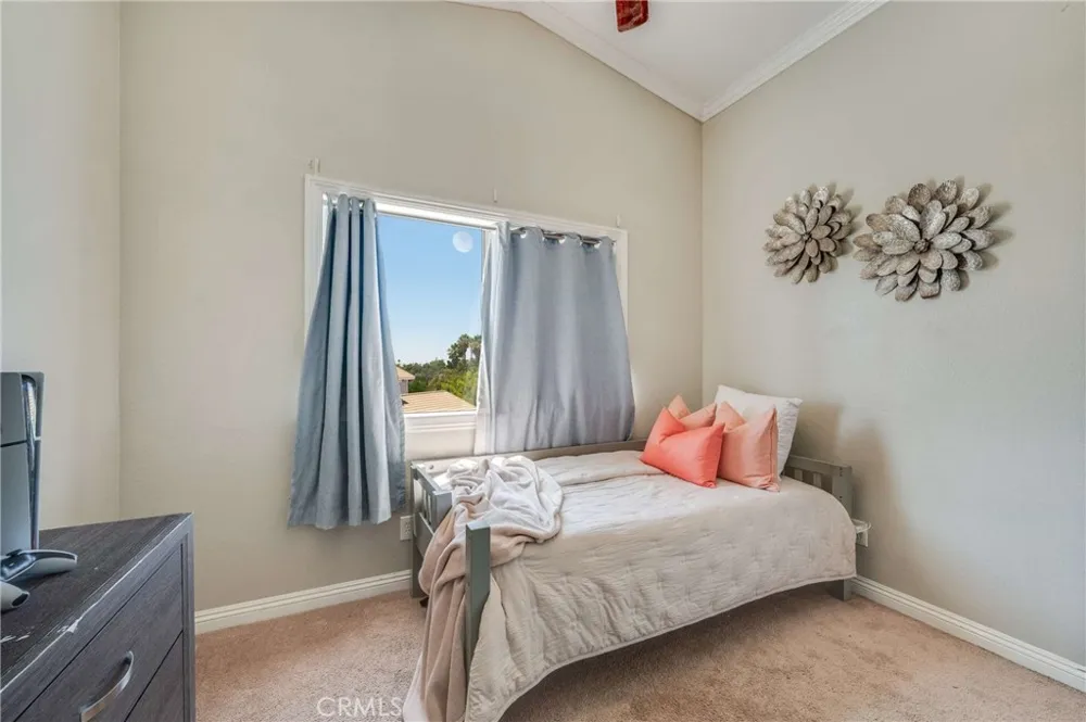 1121 Country Place Redlands, CA 92374