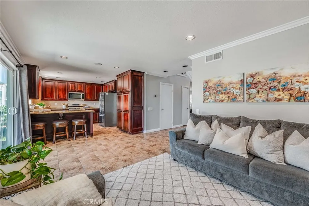 1121 Country Place Redlands, CA 92374