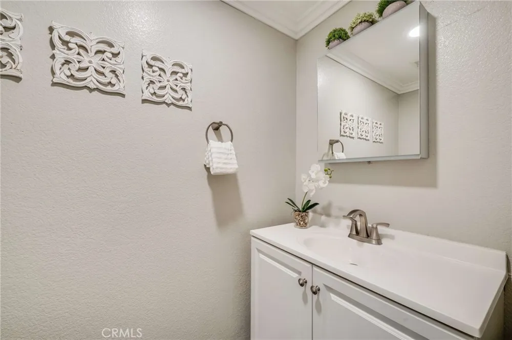 1121 Country Place Redlands, CA 92374