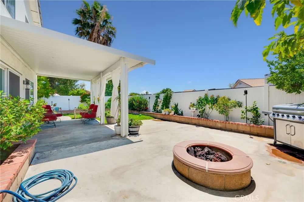 1121 Country Place Redlands, CA 92374