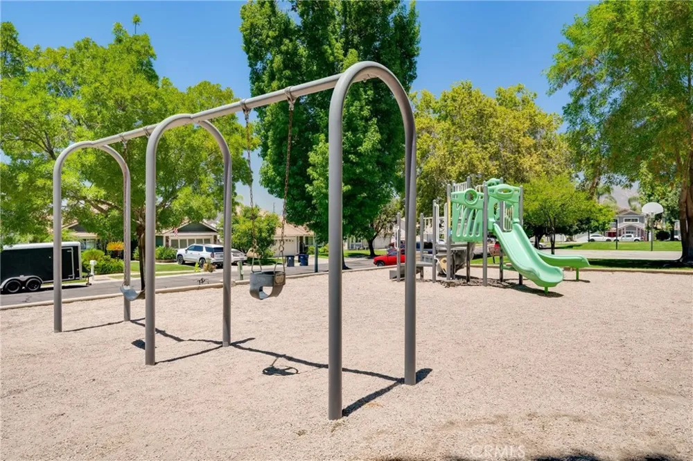 1121 Country Place Redlands, CA 92374