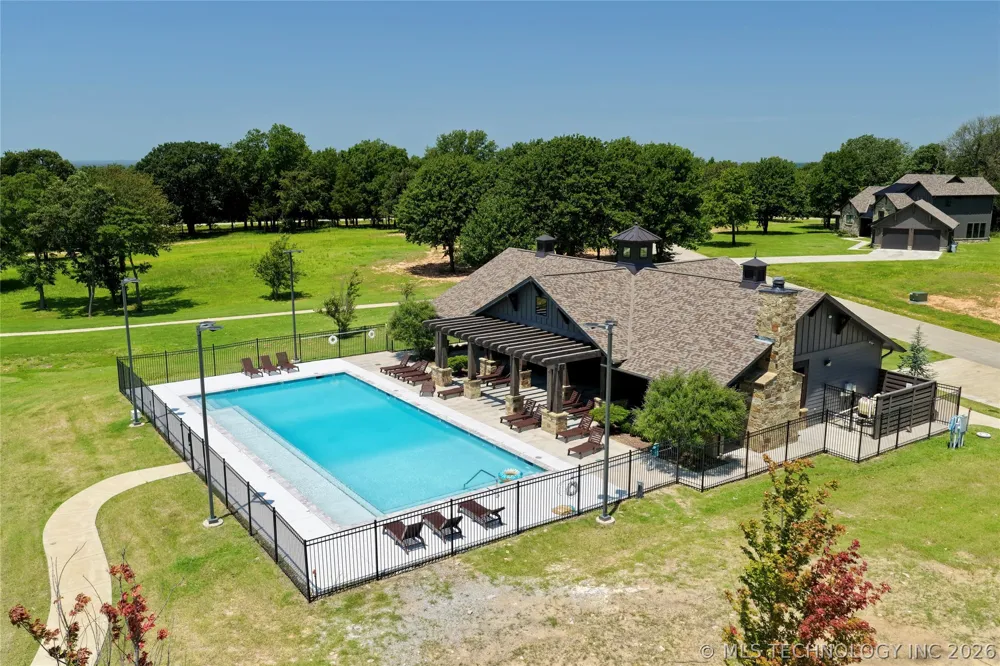 239 Patriot Pointe Eufaula, OK 74432