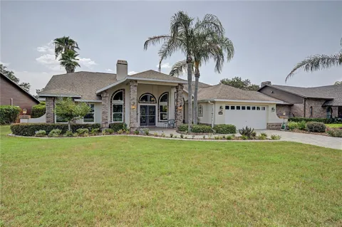 6207 HUNTINGTON DRIVE