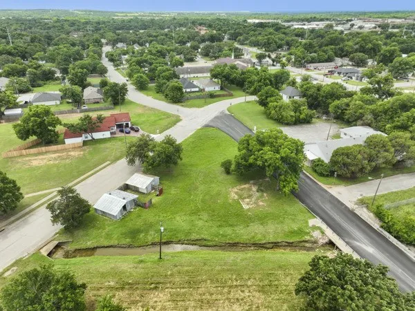 602 Trinity Street Cleburne, TX 76031