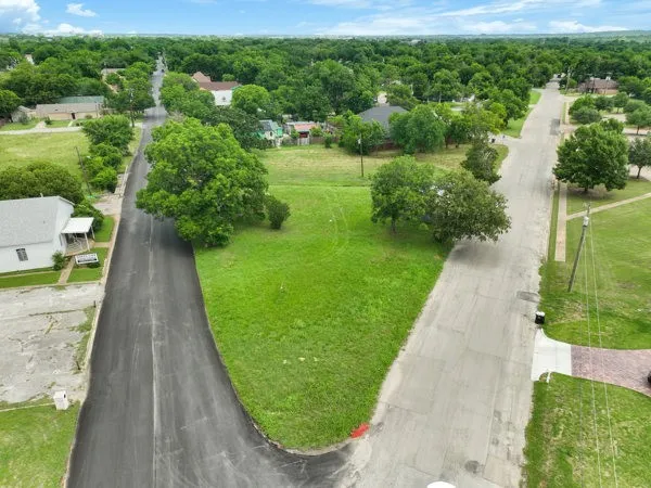 602 Trinity Street Cleburne, TX 76031