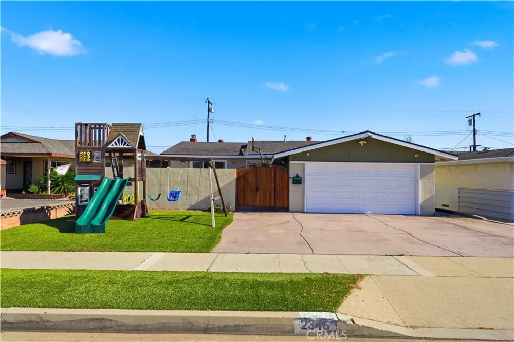 2346 W 234th W Torrance, CA 90501