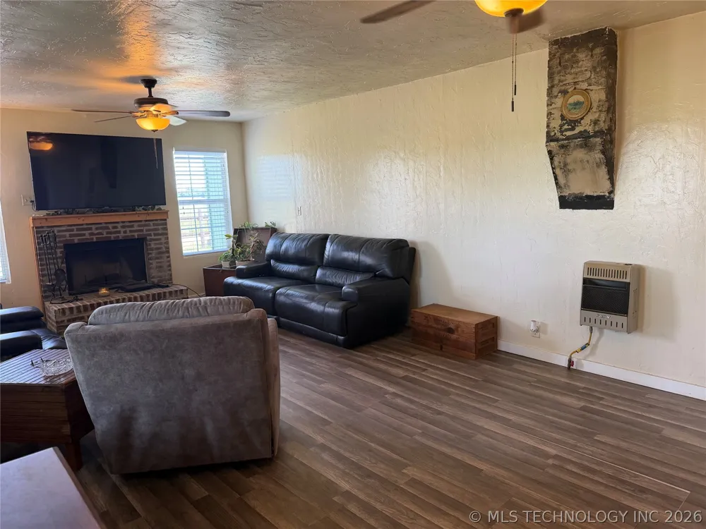 2307 County Road 3416 Byars, OK 74831