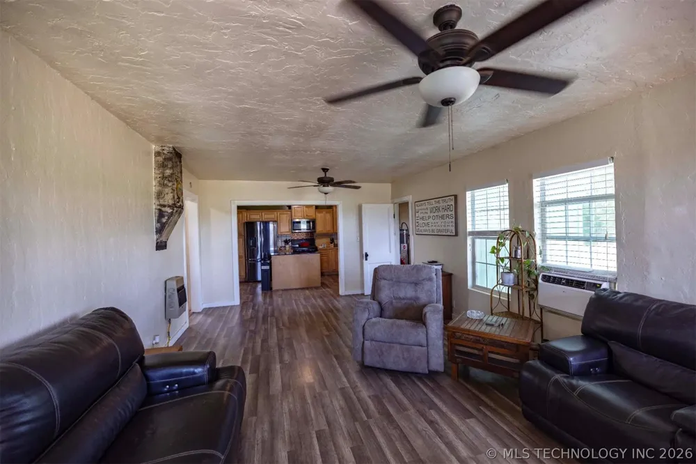2307 County Road 3416 Byars, OK 74831