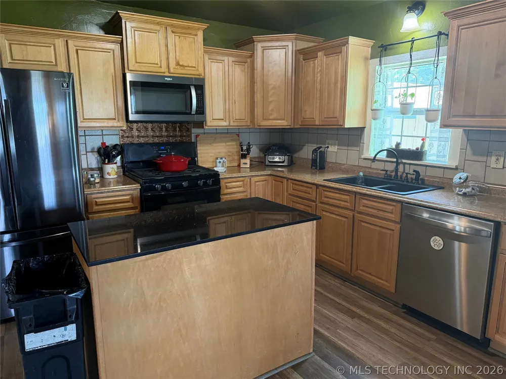 2307 County Road 3416 Byars, OK 74831