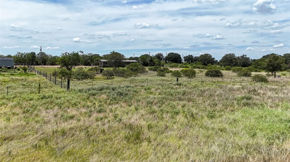 1 Fox Lane Lockhart, TX 78644