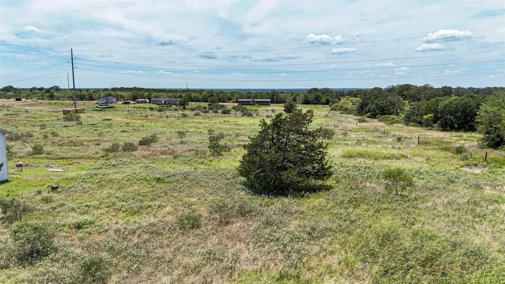 4 Fox Lane Lockhart, TX 78644