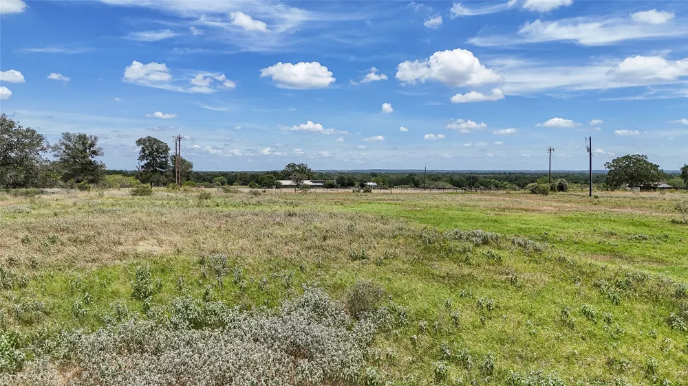 4 Fox Lane Lockhart, TX 78644