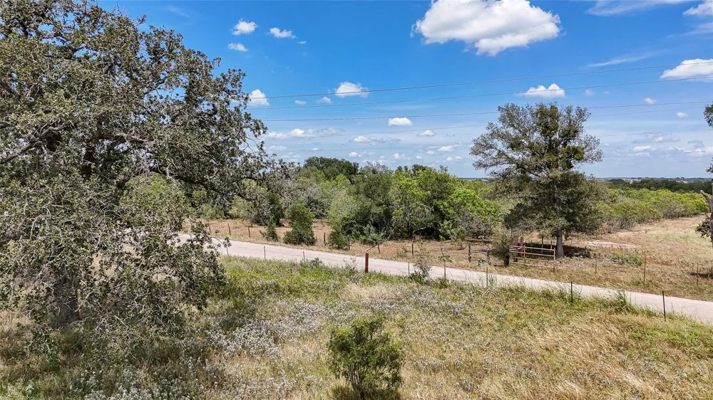 4 Fox Lane Lockhart, TX 78644