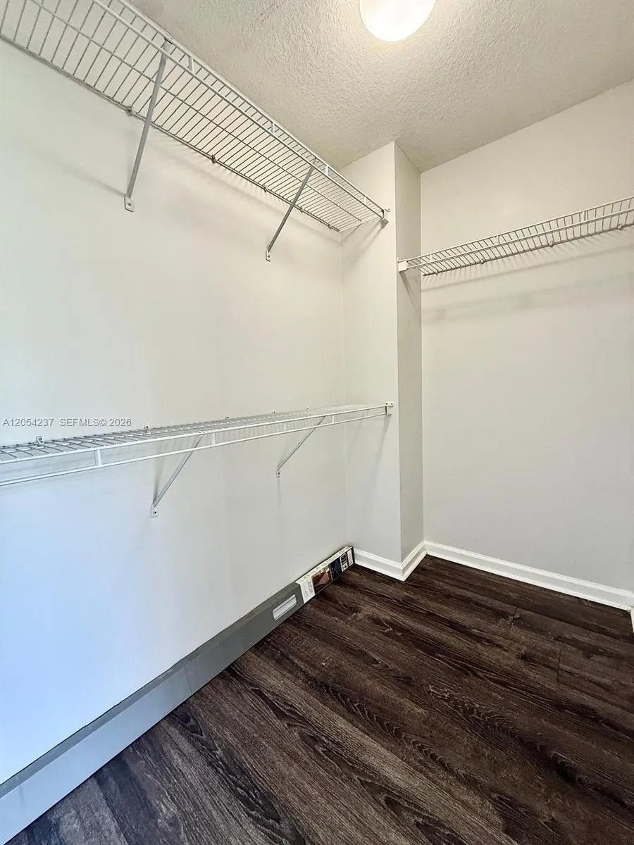 9208 W Myrtlewood Cir W #208 Palm Beach Gardens, FL 33418