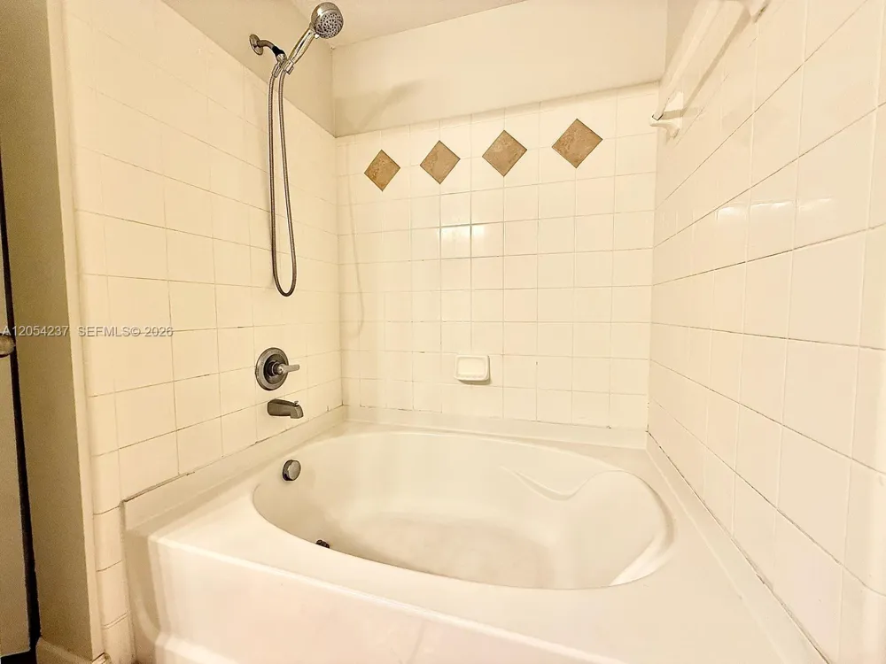 9208 W Myrtlewood Cir W #208 Palm Beach Gardens, FL 33418