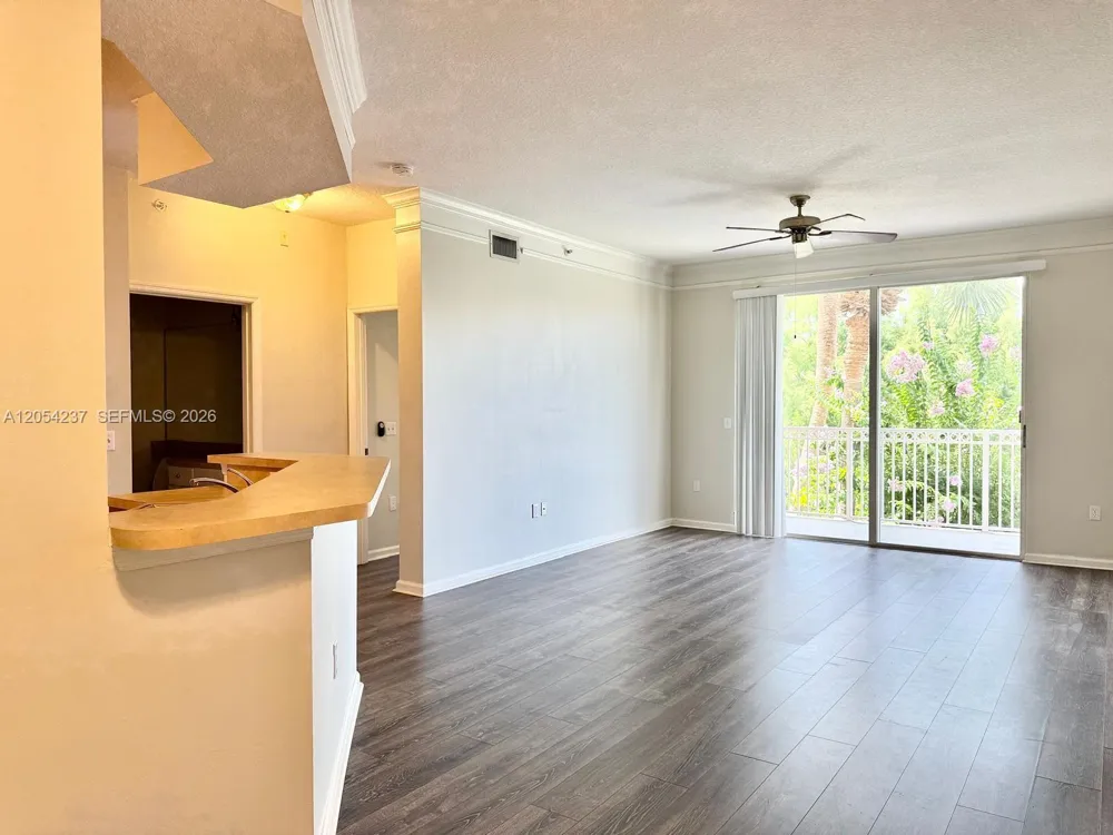 9208 W Myrtlewood Cir W #208 Palm Beach Gardens, FL 33418