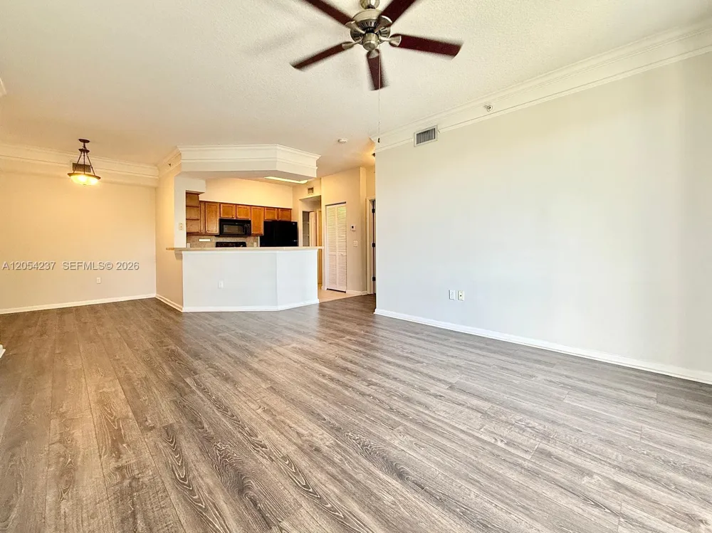 9208 W Myrtlewood Cir W #208 Palm Beach Gardens, FL 33418