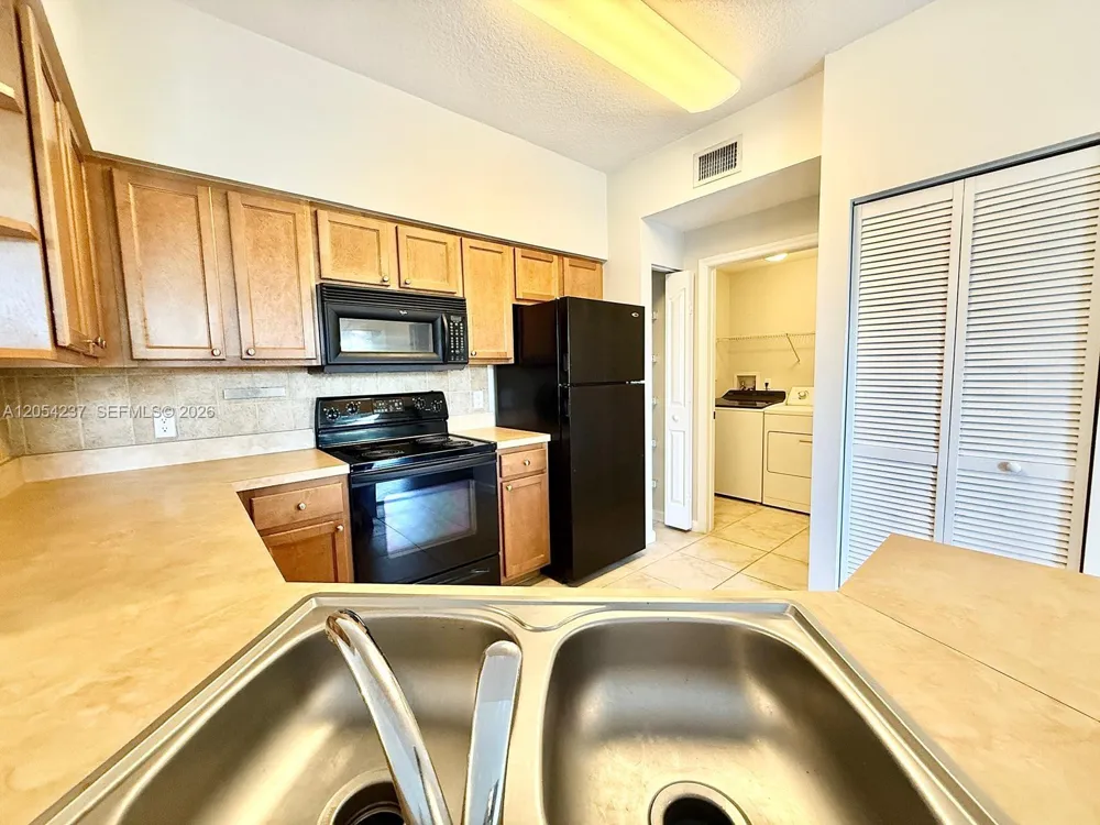 9208 W Myrtlewood Cir W #208 Palm Beach Gardens, FL 33418