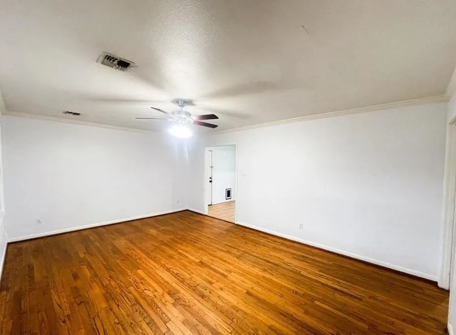 611 Frankie Wharton, TX 77488