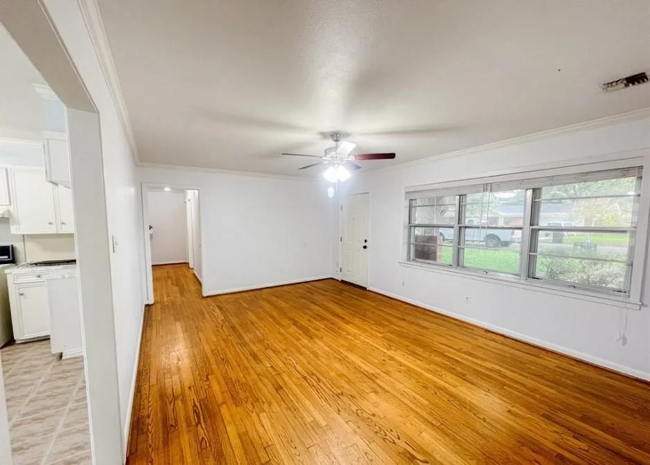 611 Frankie Wharton, TX 77488