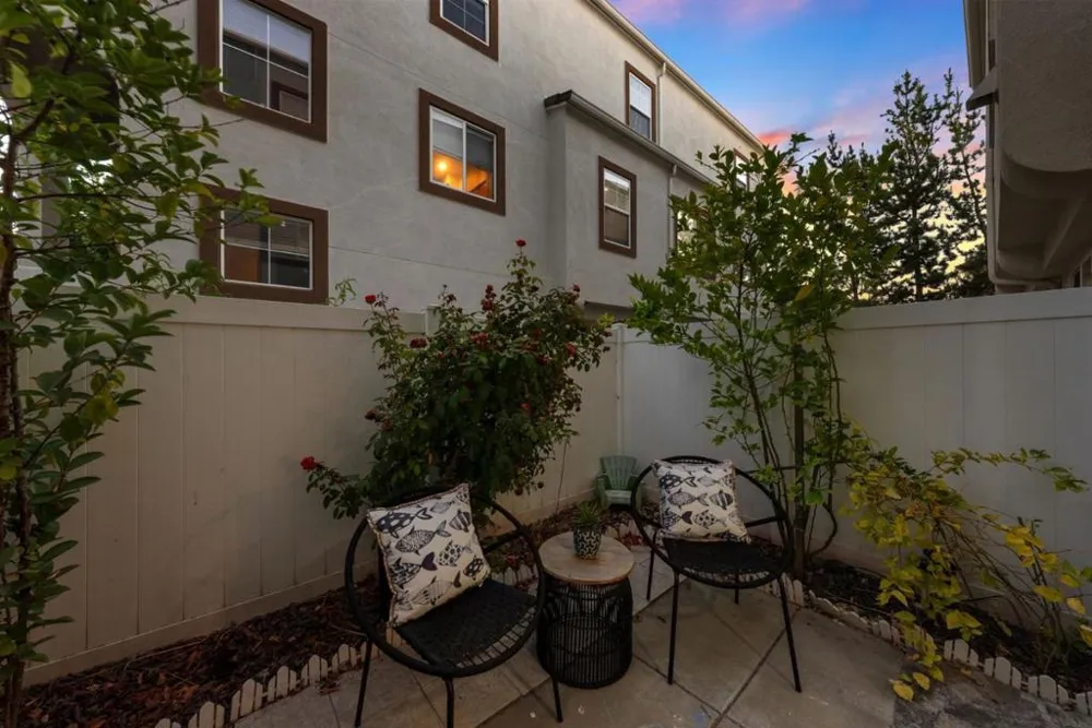 44 Moon Dance Milpitas, CA 95035