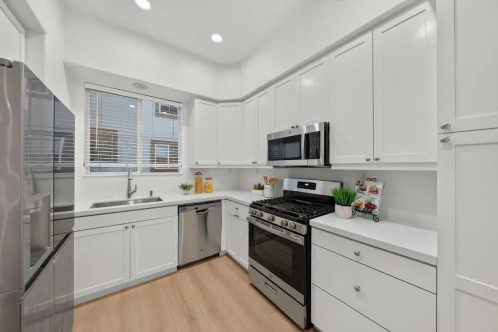 44 Moon Dance Milpitas, CA 95035
