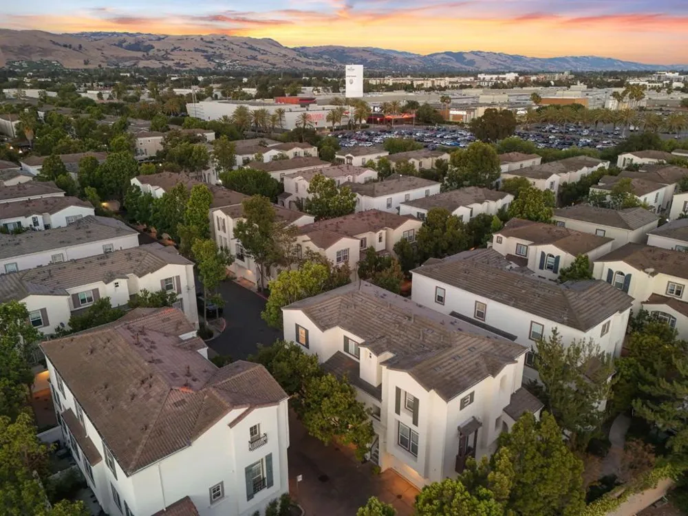 44 Moon Dance Milpitas, CA 95035