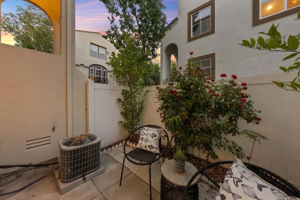 44 Moon Dance Milpitas, CA 95035