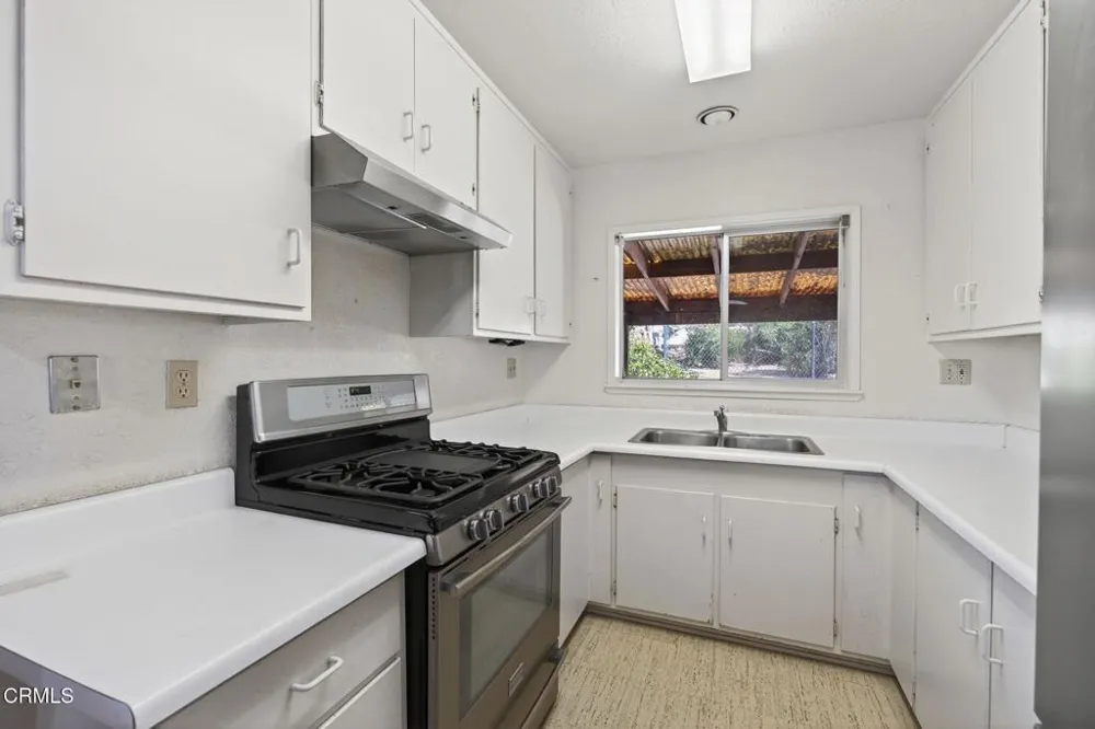 5433 Beckford Street Ventura, CA 93003