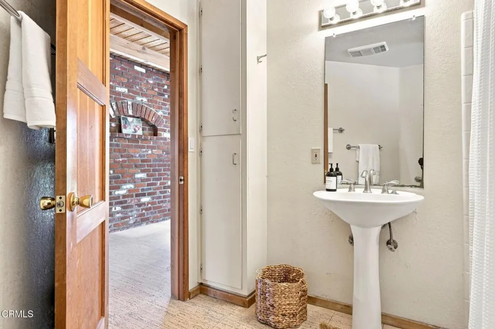 5433 Beckford Street Ventura, CA 93003