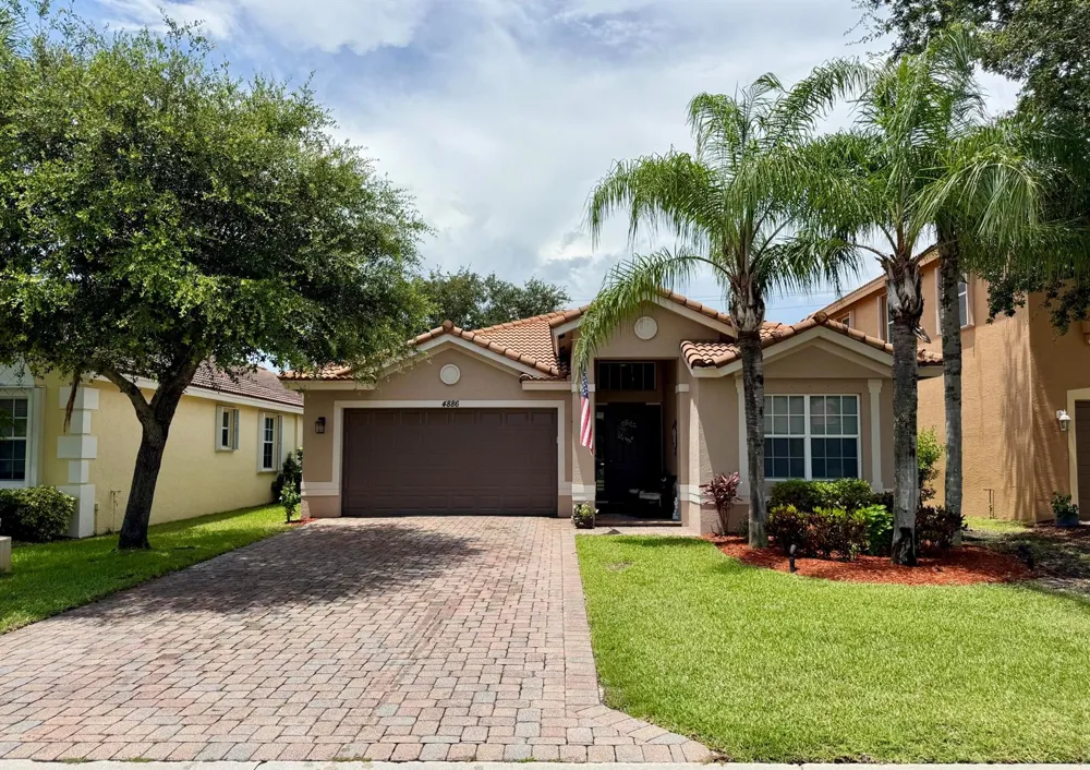 4886 SE Askew Avenue Stuart, FL 34997
