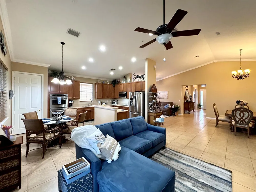 4886 SE Askew Avenue Stuart, FL 34997