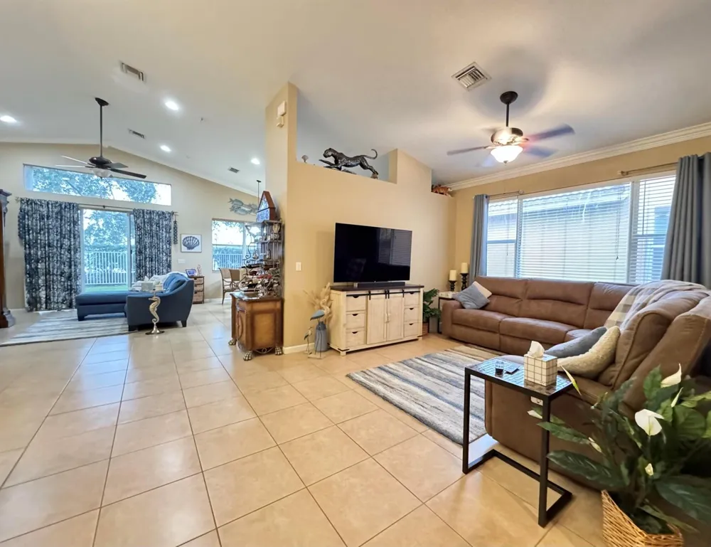4886 SE Askew Avenue Stuart, FL 34997