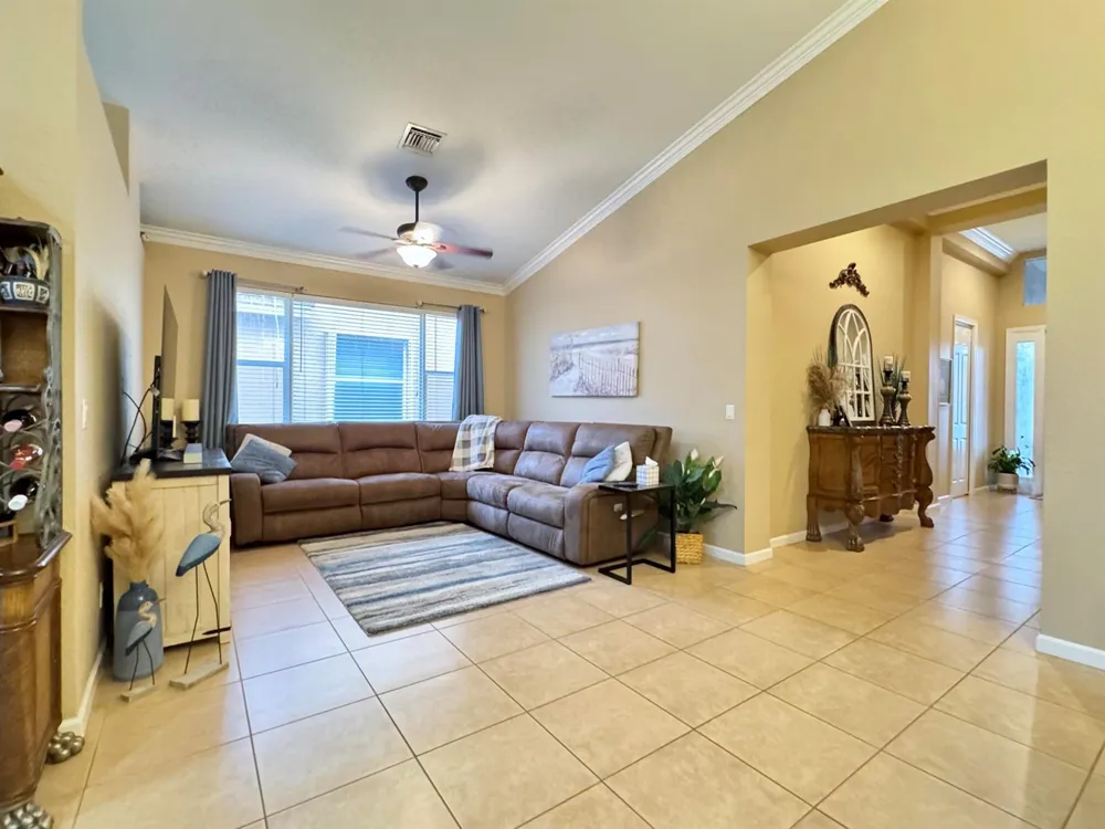 4886 SE Askew Avenue Stuart, FL 34997