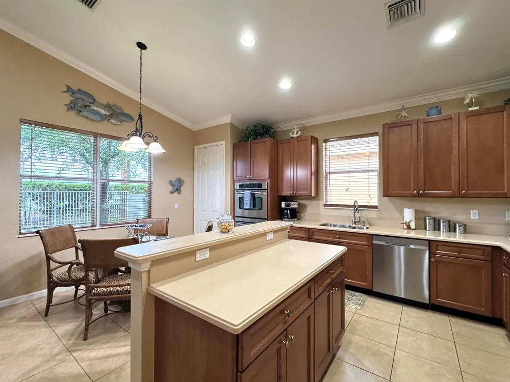 4886 SE Askew Avenue Stuart, FL 34997