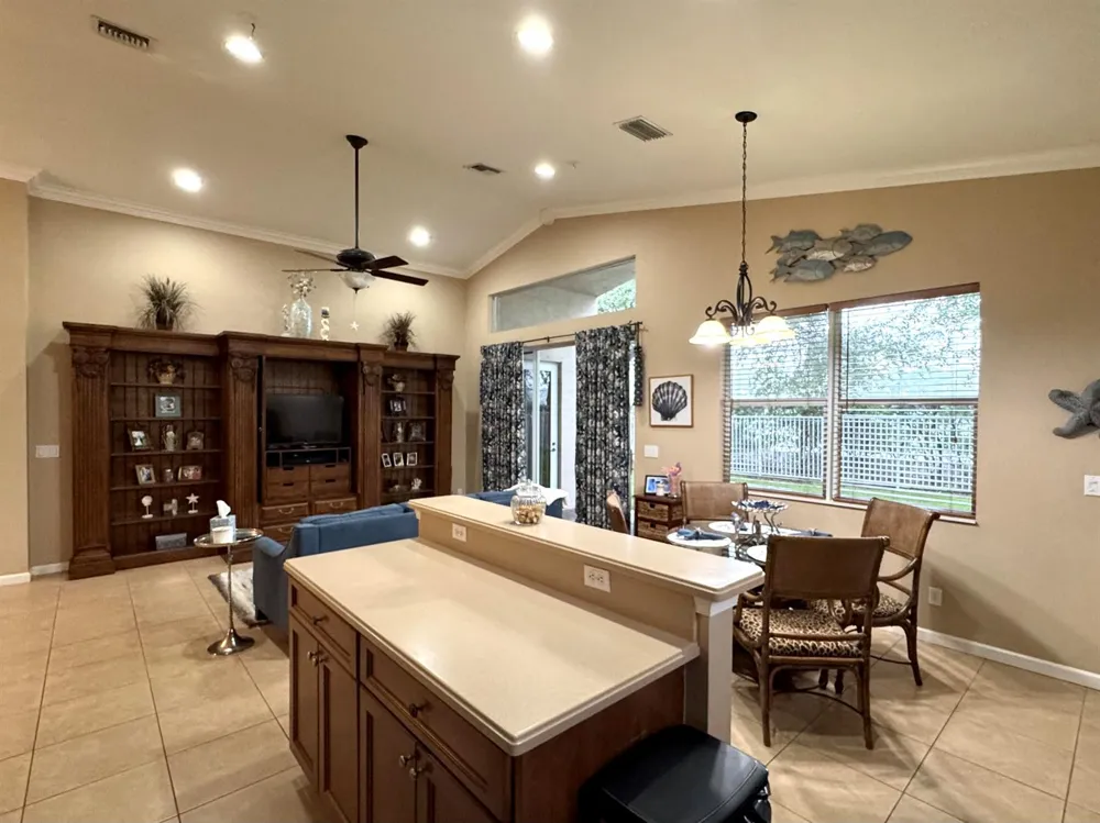 4886 SE Askew Avenue Stuart, FL 34997