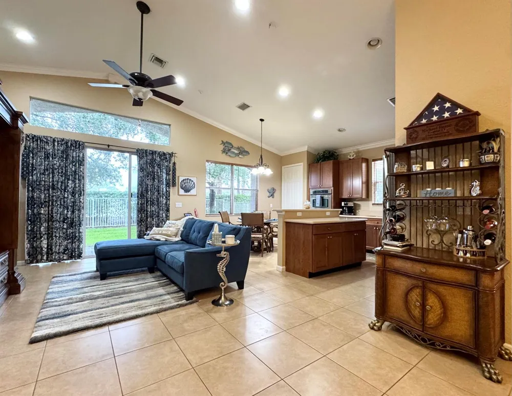 4886 SE Askew Avenue Stuart, FL 34997
