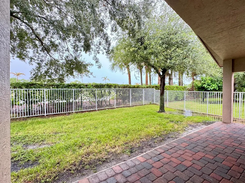 4886 SE Askew Avenue Stuart, FL 34997