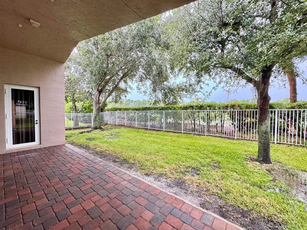 4886 SE Askew Avenue Stuart, FL 34997
