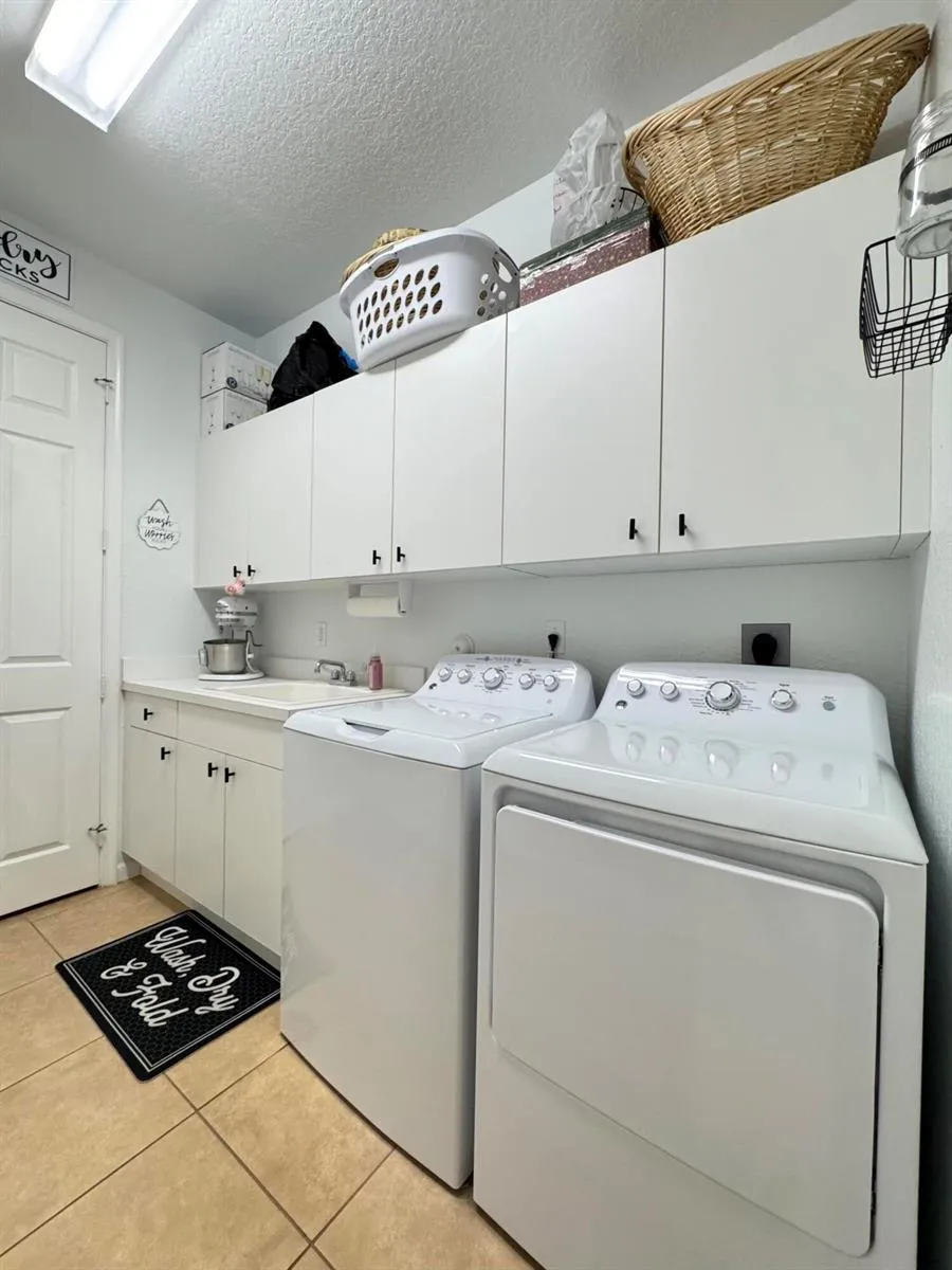 4886 SE Askew Avenue Stuart, FL 34997